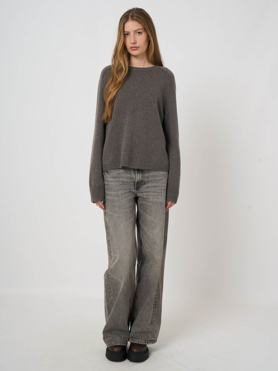 Mittelschwerer Kaschmirpullover mit sichtbaren Nahtdetails image number 5