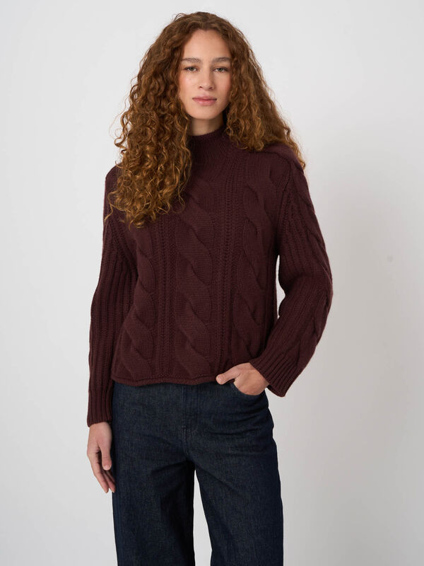 Heavy-Gauge Cashmere Cable-Knit Sweater image number 3