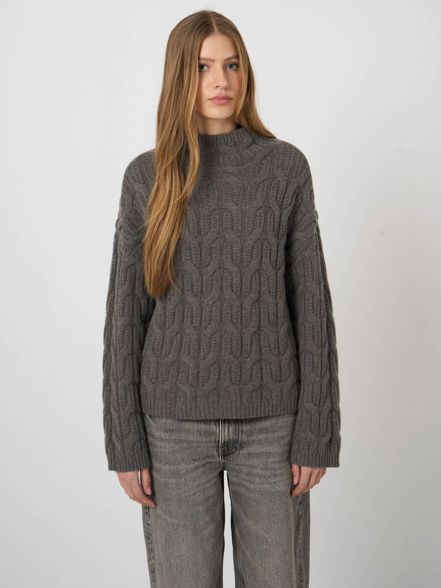Premium-Kaschmirpullover mit Zopfmuster und Stehkragen image number 6