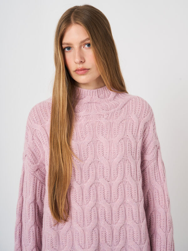 Premium-Kaschmirpullover mit Zopfmuster und Stehkragen image number 0