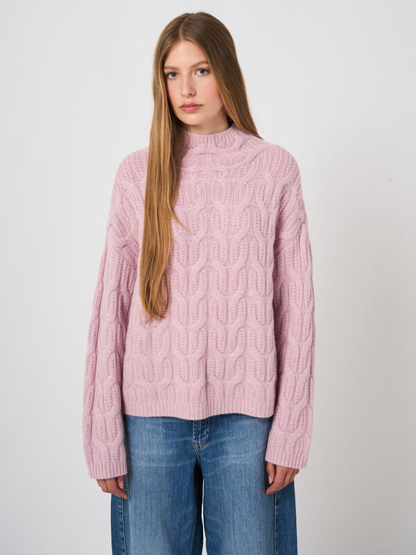 Premium-Kaschmirpullover mit Zopfmuster und Stehkragen image number 1