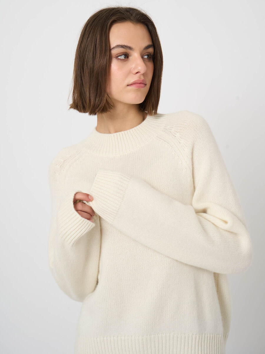 Chunky Cashmere Sweater with Asymmetric Hem image number 0