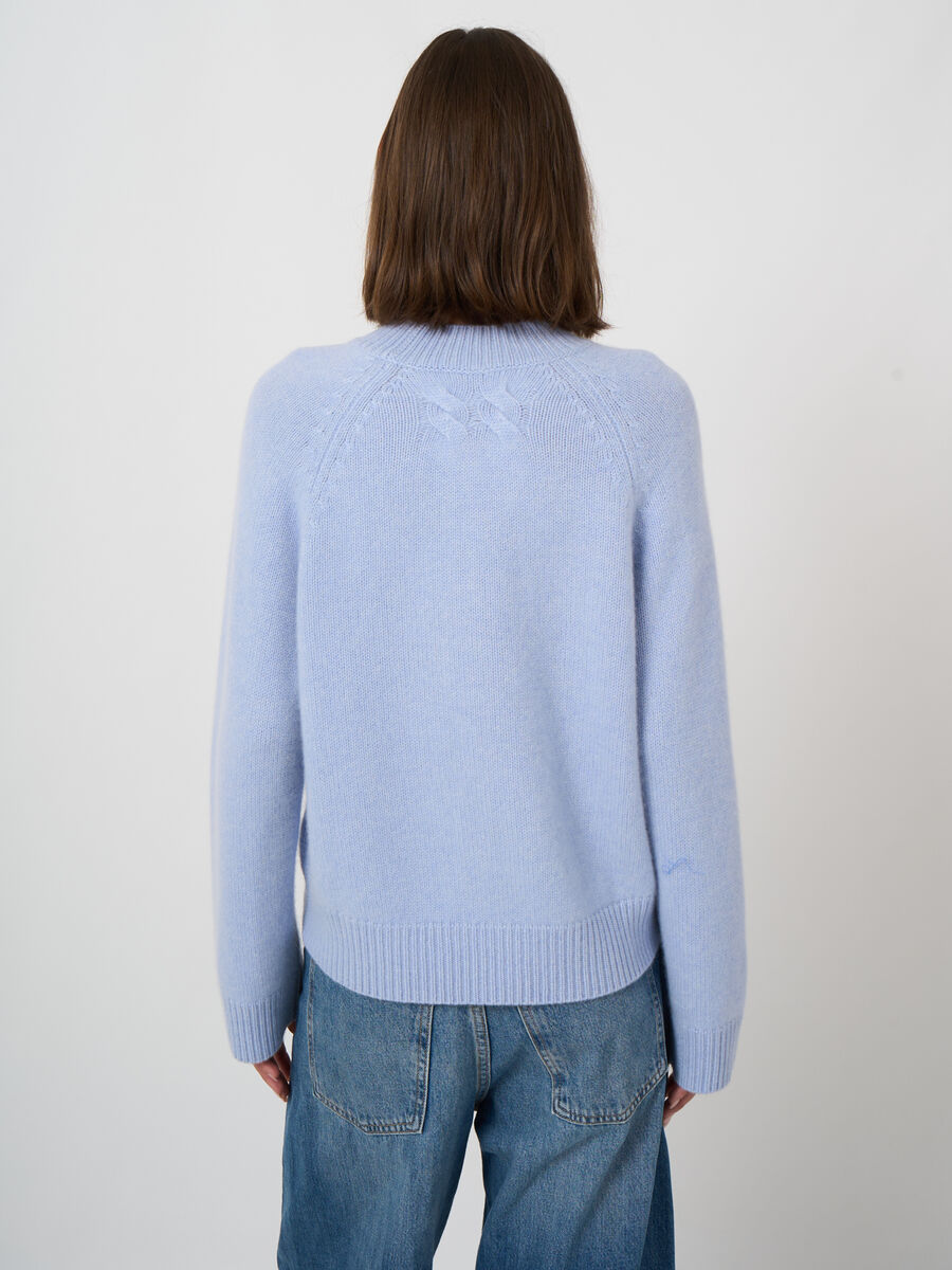 Chunky Cashmere Sweater with Asymmetric Hem image number 4