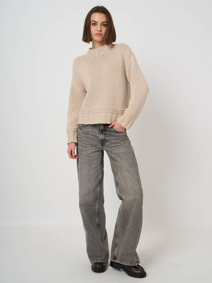 Chunky Cashmere Stand-Collar Sweater image number 8