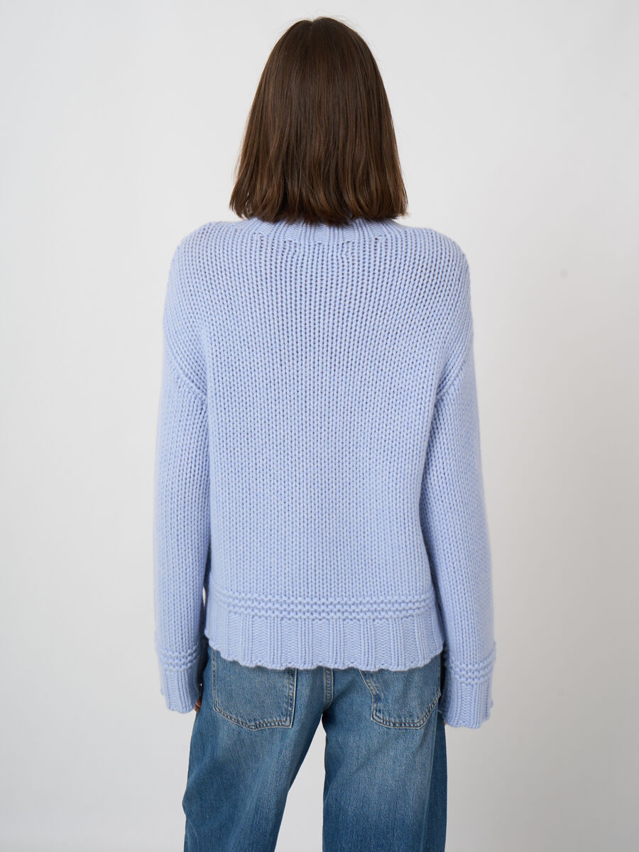 Chunky Cashmere Stand-Collar Sweater image number 3