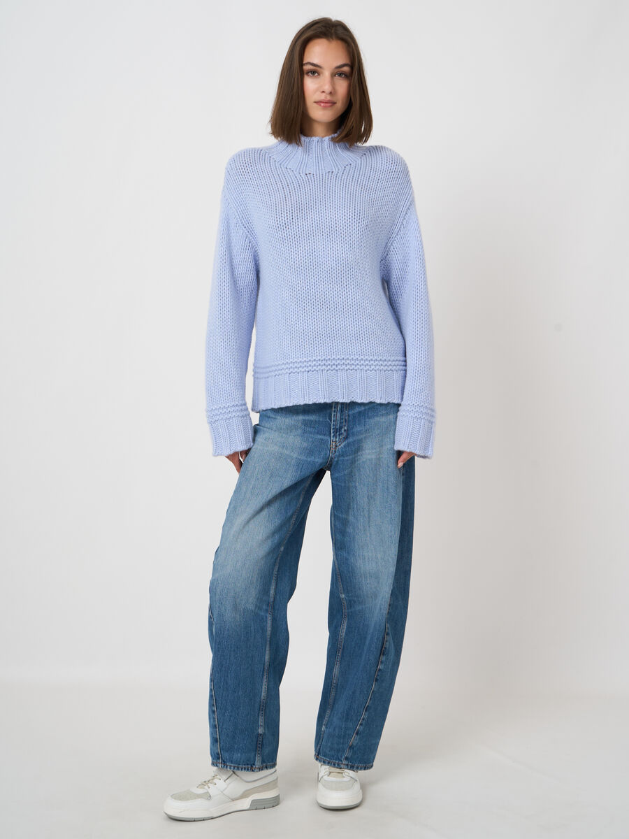 Chunky Cashmere Stand-Collar Sweater image number 4