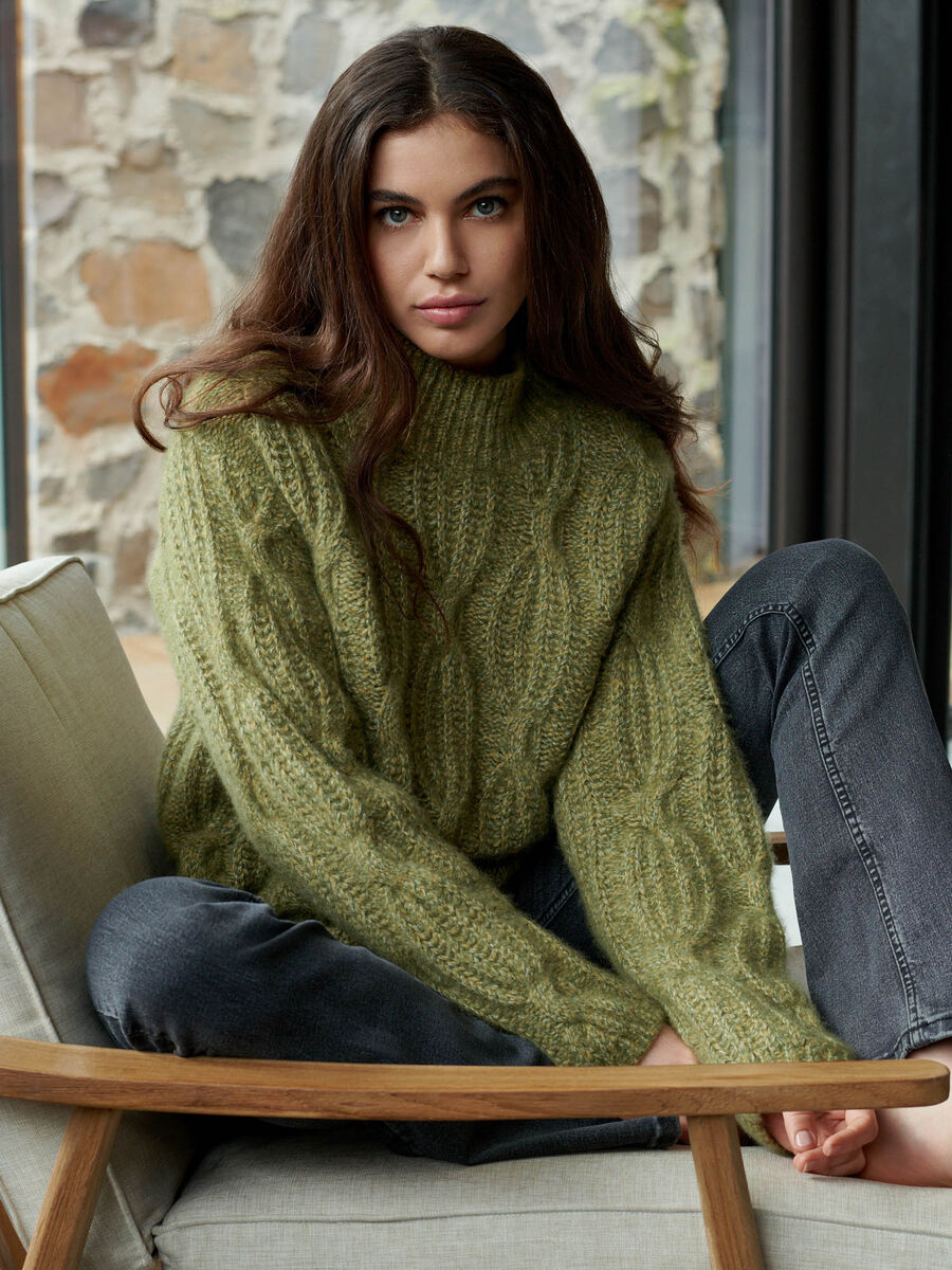 Luxurious silk cashmere blend cable knit sweater image number 0