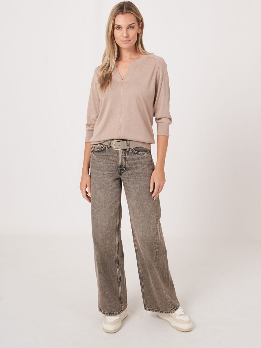 Pull à demi-manches et col fendu en mélange de soie et cachemire image number 5