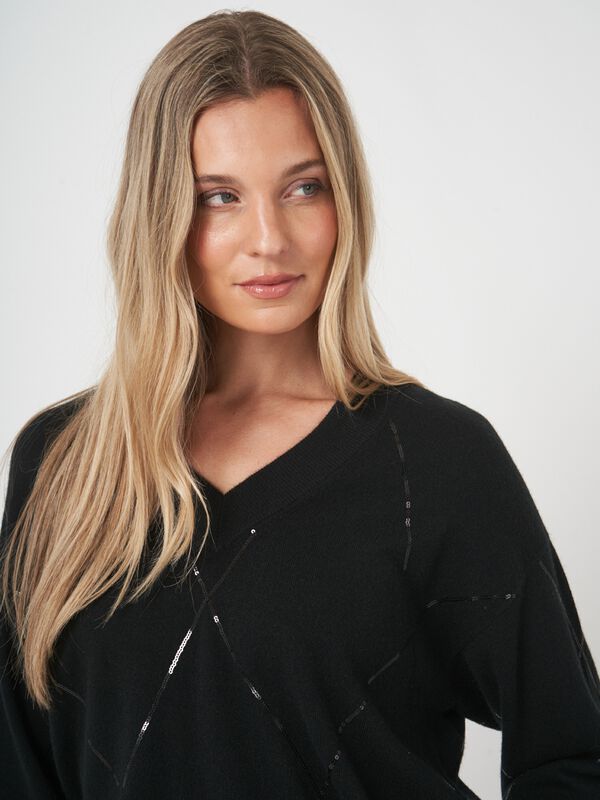 Lichtgewicht kasjmier sweater met pailletten image number 1