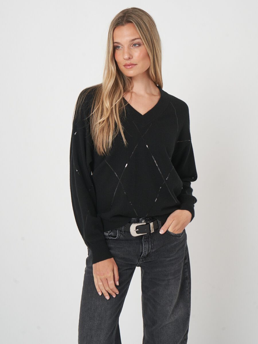 Leichter V-Ausschnitt-Pullover mit dezentem Glanz image number 2