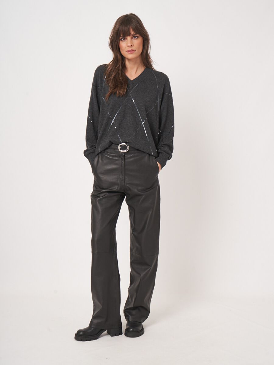 Leichter V-Ausschnitt-Pullover mit dezentem Glanz image number 5