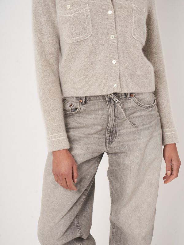 Gilet cachemire mélangé à surpiqûres contrastées image number 5