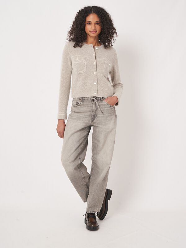 Gilet cachemire mélangé à surpiqûres contrastées image number 7