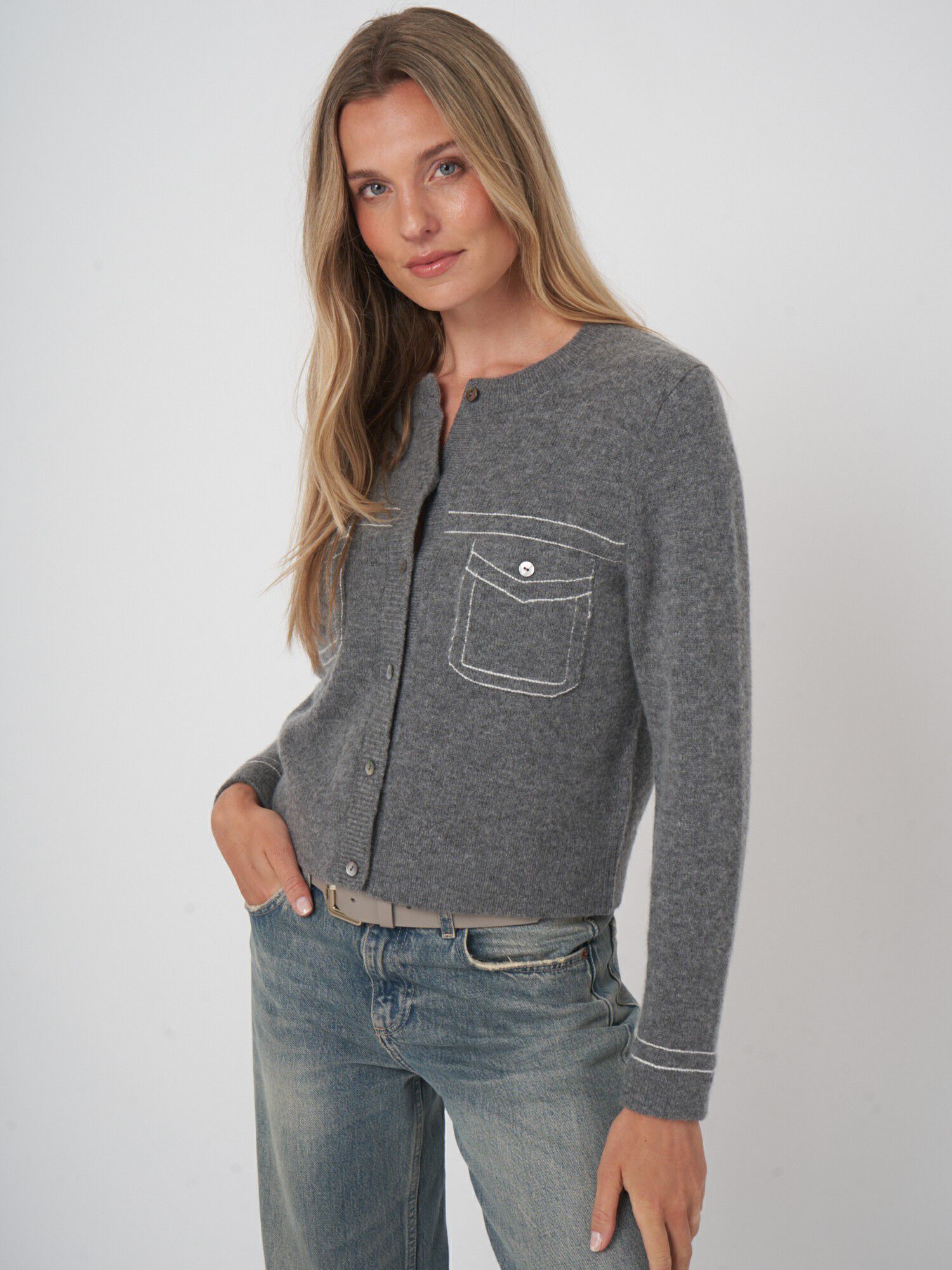 Stijlvol kasjmier vest met contrastdetails afbeelding