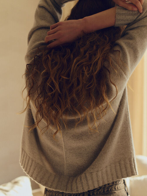 Pull en cachemire et laine &agrave; texture boucl&eacute;e