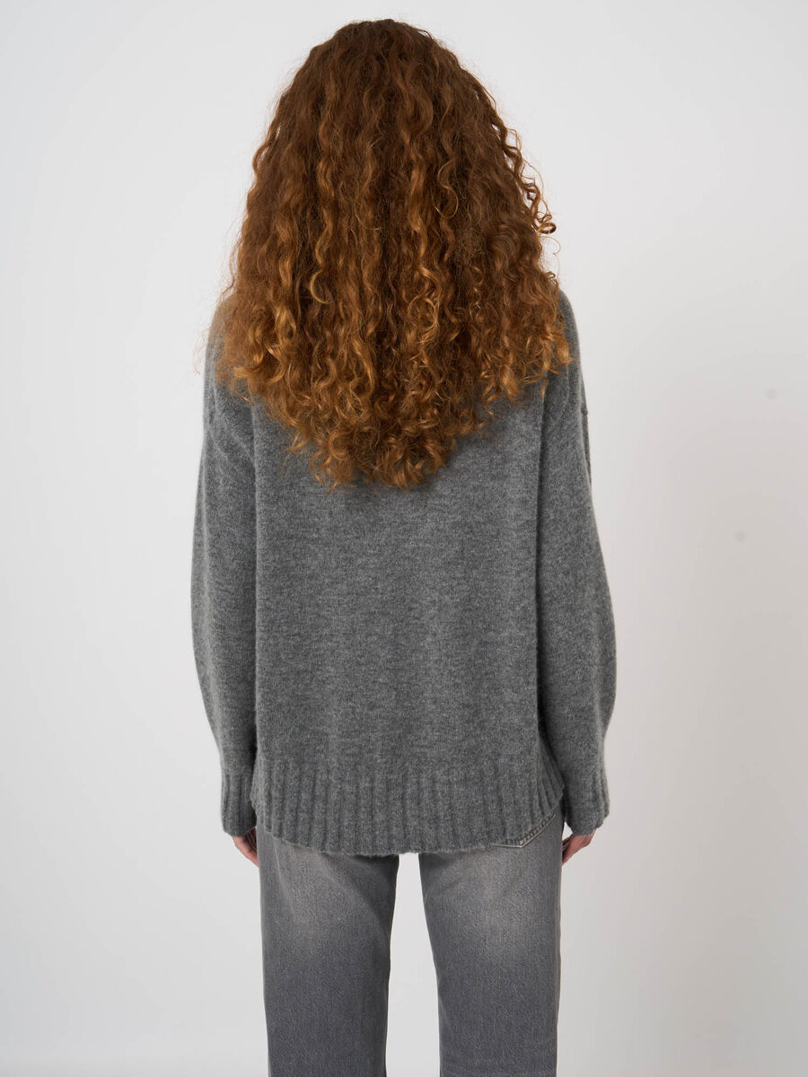 Oversized-Kaschmir-Wollpullover mit Boucl&eacute;-Struktur image number 2