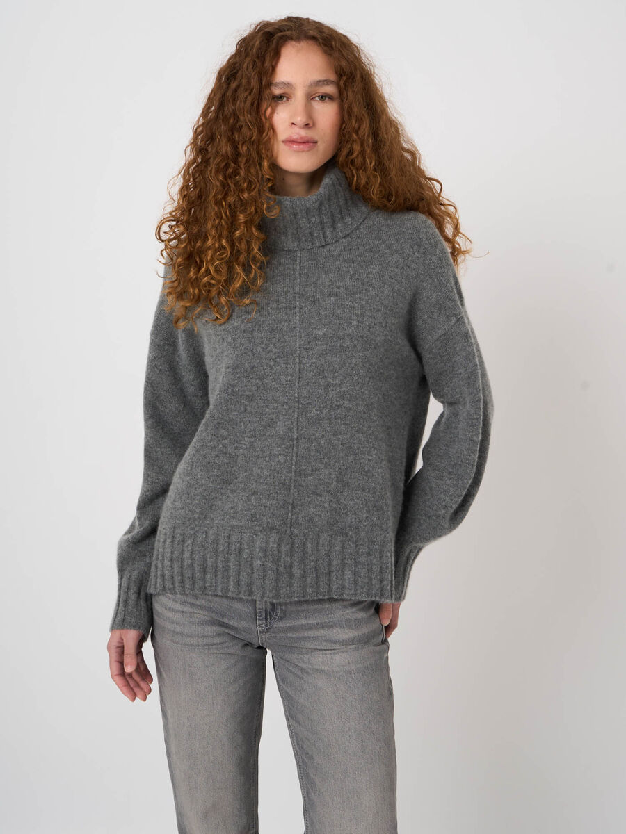 Oversized-Kaschmir-Wollpullover mit Boucl&eacute;-Struktur image number 4