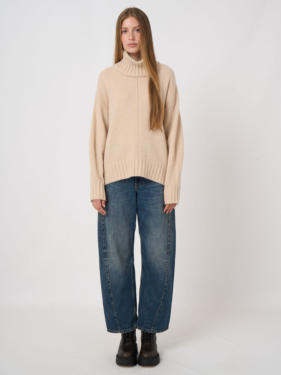 Oversized-Kaschmir-Wollpullover mit Boucl&eacute;-Struktur image number 3