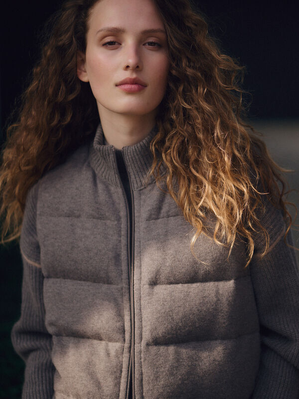 Keerbaar kasjmier-wol donsgilet image number 0