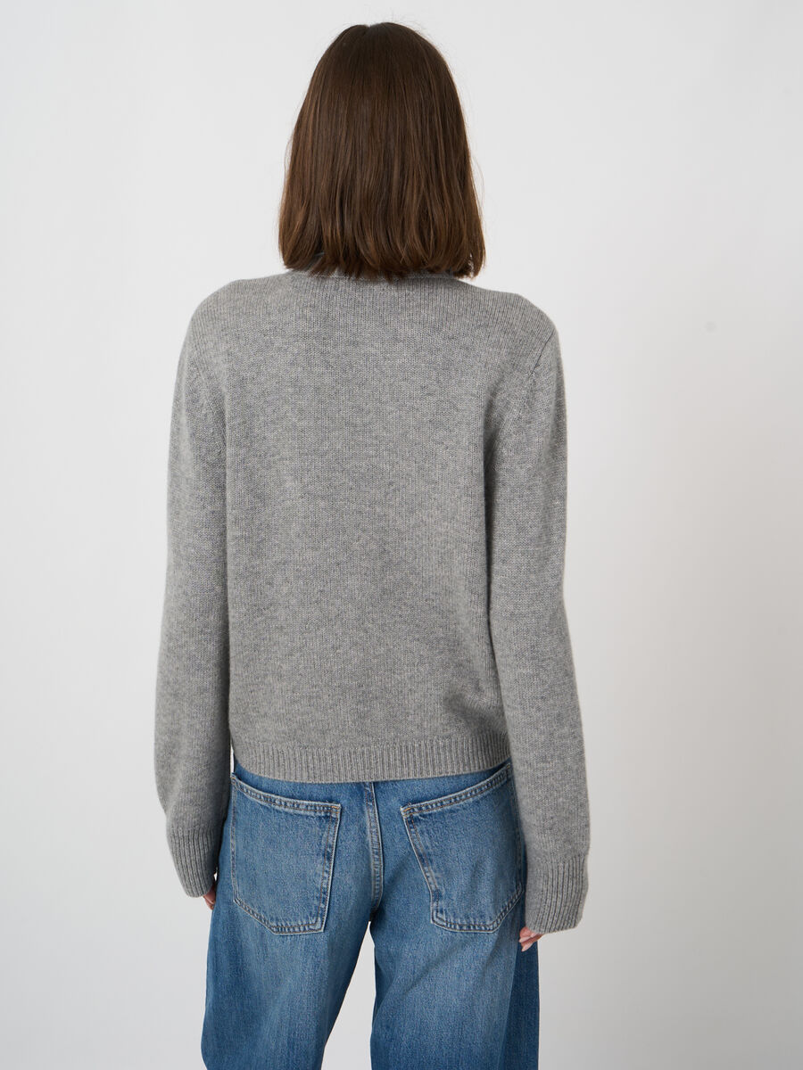 Cardigan en cachemire et laine &agrave; col denim image number 4