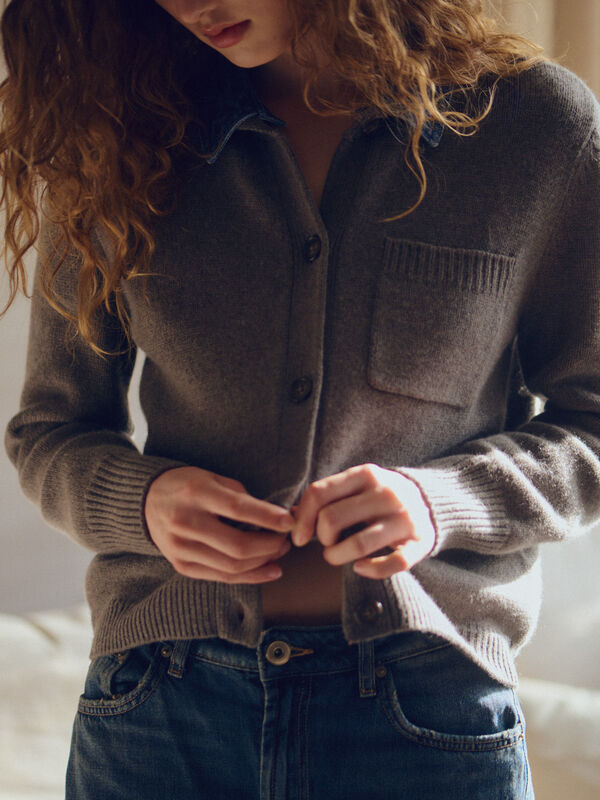 Cardigan en cachemire et laine &agrave; col denim image number 2