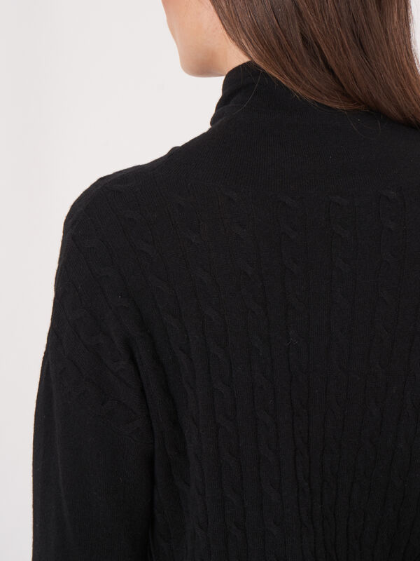 Zopfpullover mit Stehkragen und Kordelzug image number 4