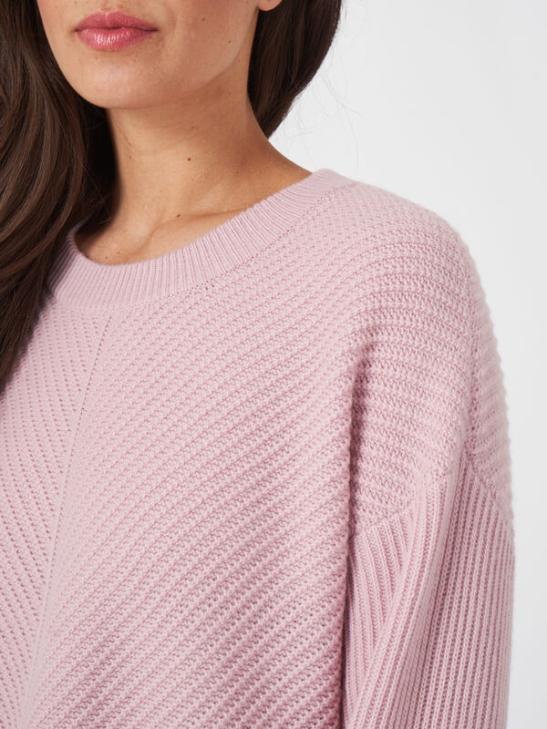 Oversized diagonal rib knit sweater image number 3