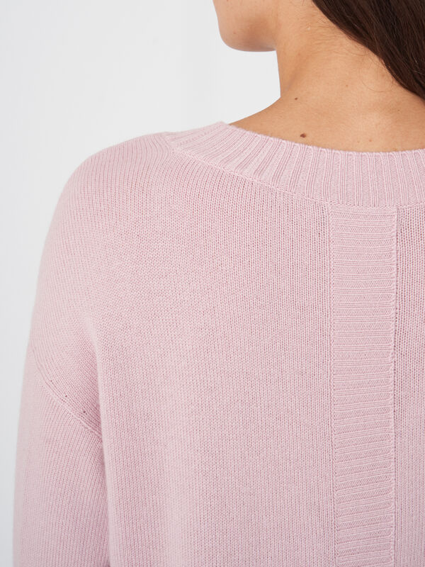 Pull basique &agrave; col rond avec fente sur le dos image number 4