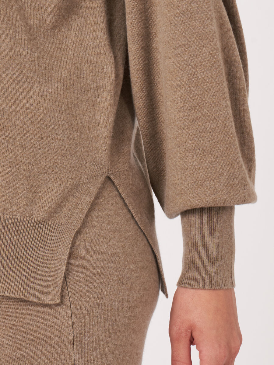 Trui met wijde geribde rolkraag en pofmouwen image number 3