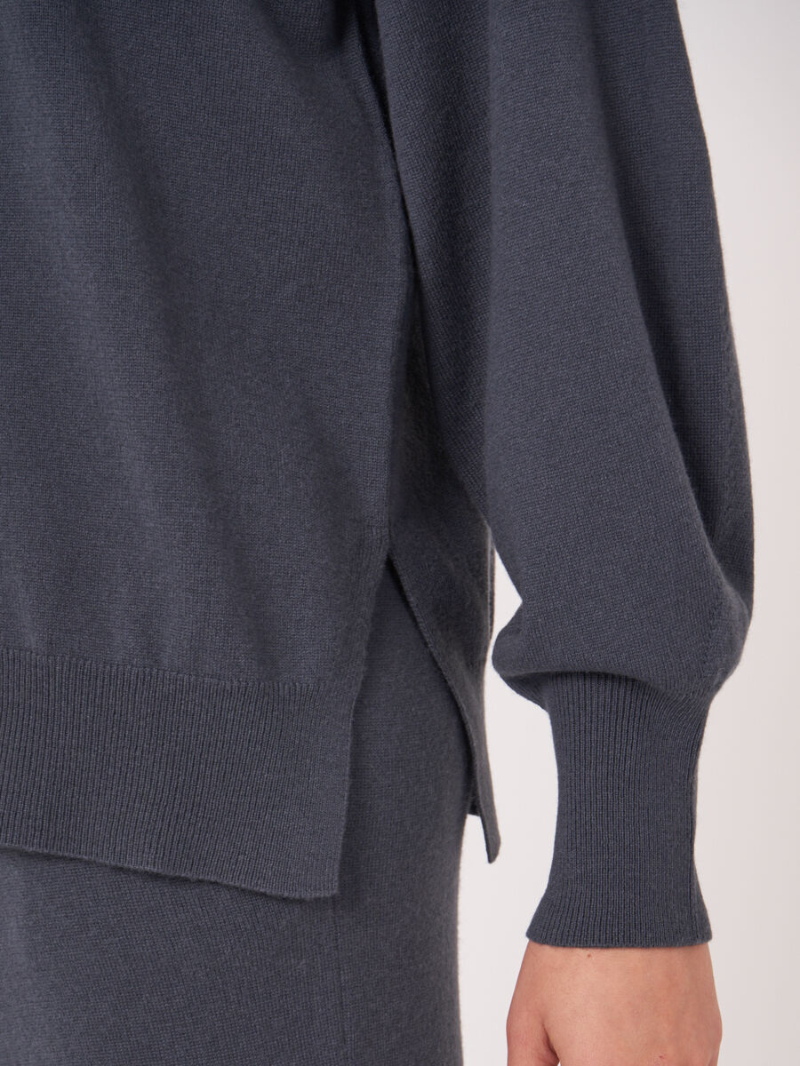 Trui met wijde geribde rolkraag en pofmouwen image number 4