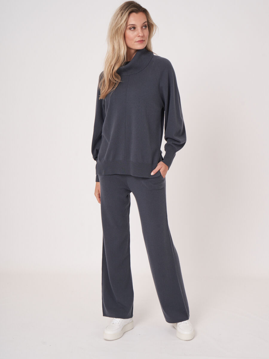 Trui met wijde geribde rolkraag en pofmouwen image number 6