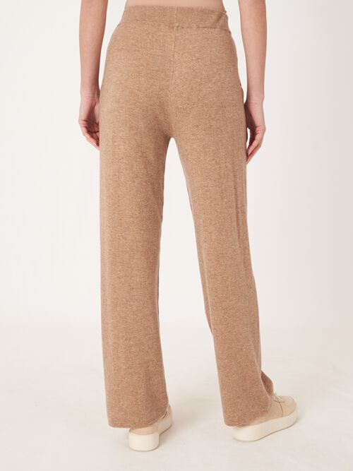 Rechte gebreide broek