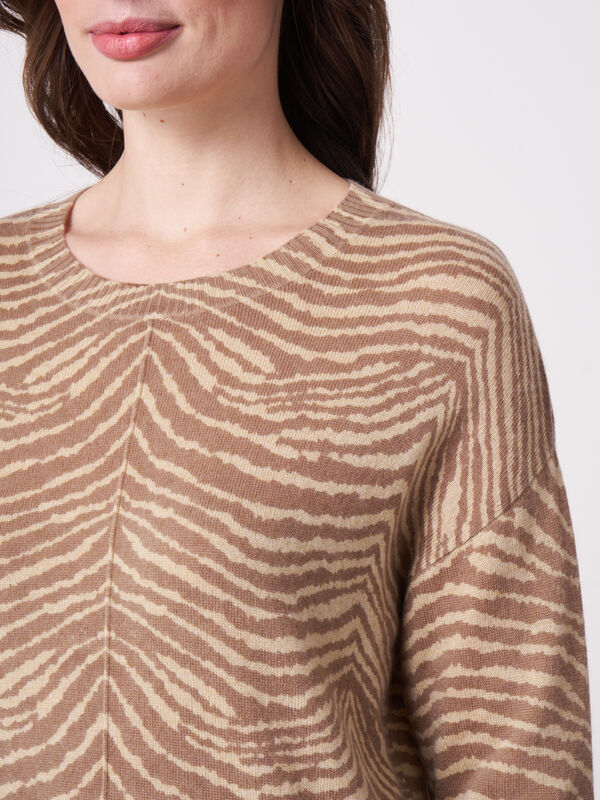 Round neck sweater with zebra print image number 2