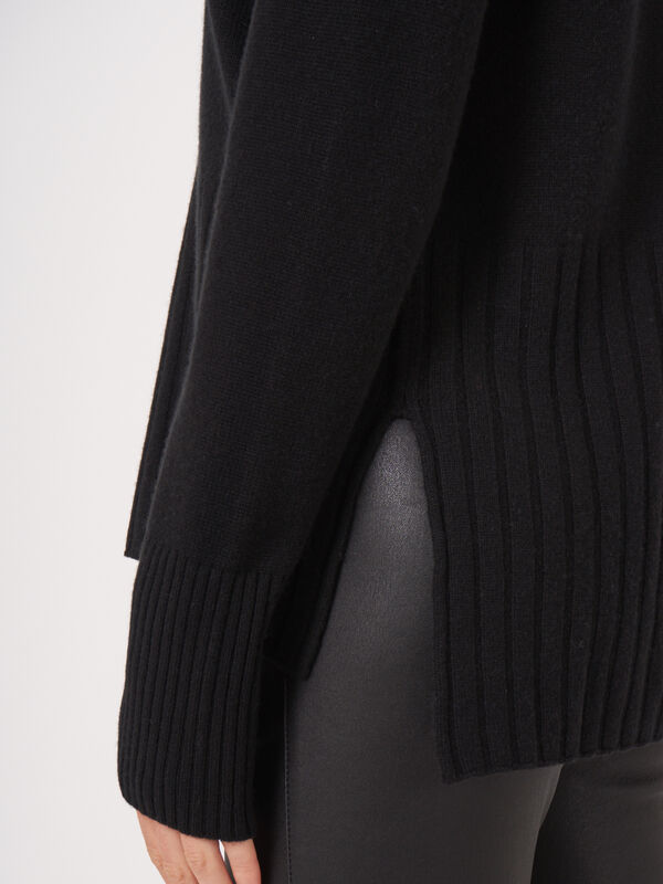 Pull à col roulé et larges côtes image number 20