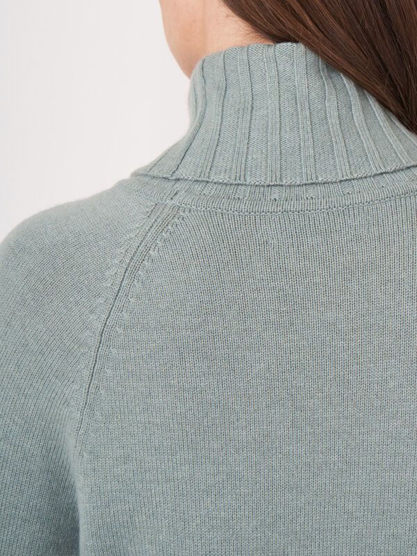 Pull à col roulé et larges côtes image number 33