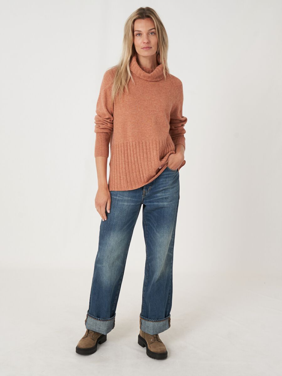 Wide ribbed turtleneck sweater image number 5