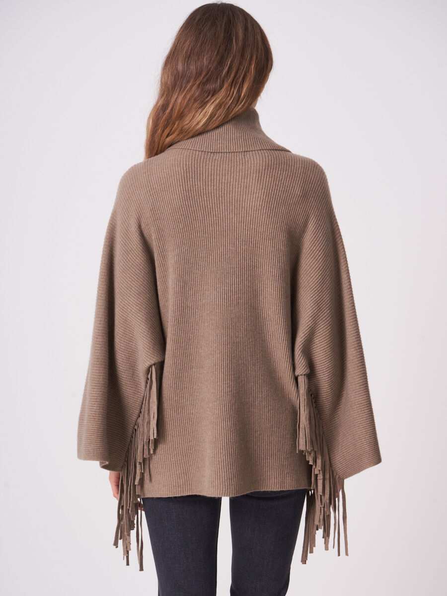 Poncho trui met rolkraag en franjes image number 2