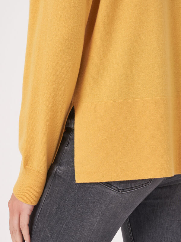 Pull en maille fine avec poche sur le devant image number 4