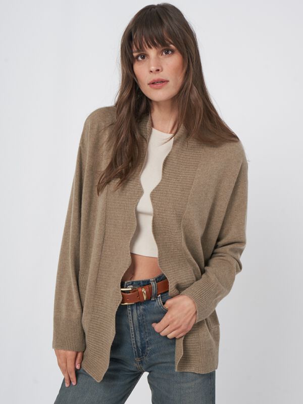 Offene Strickjacke mit geripptem gewellten Schalkragen image number 0