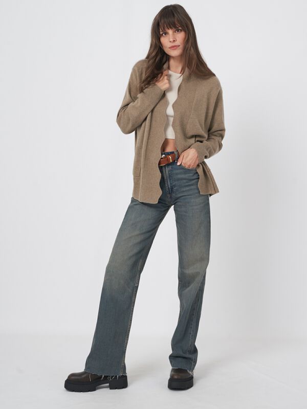 Offene Strickjacke mit geripptem gewellten Schalkragen image number 4