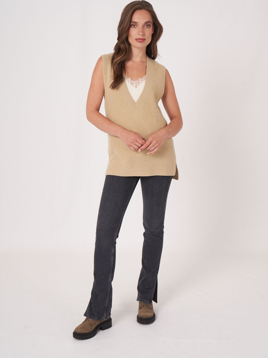 Deep V-neck sleeveless vest image number 5