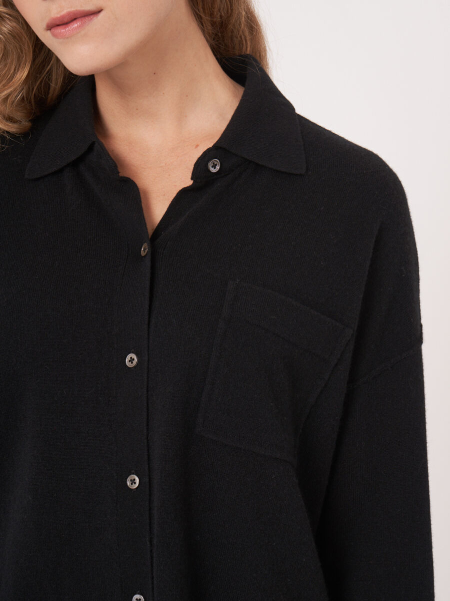 Fein gestrickte Bluse aus Kaschmir-Wollmischung mit Hemdkragen image number 2