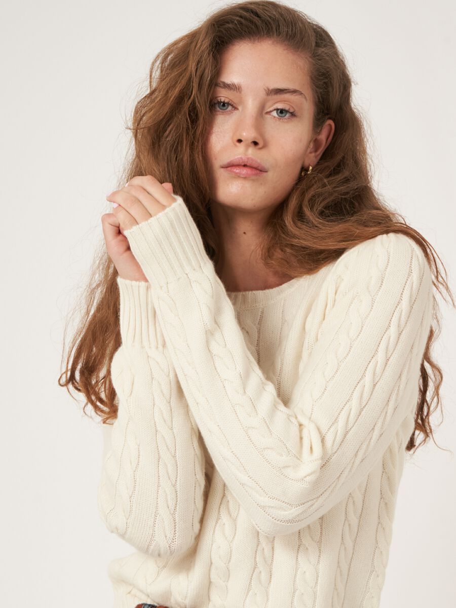 Kurzer Kaschmir-Zopfstrickpullover image number 2