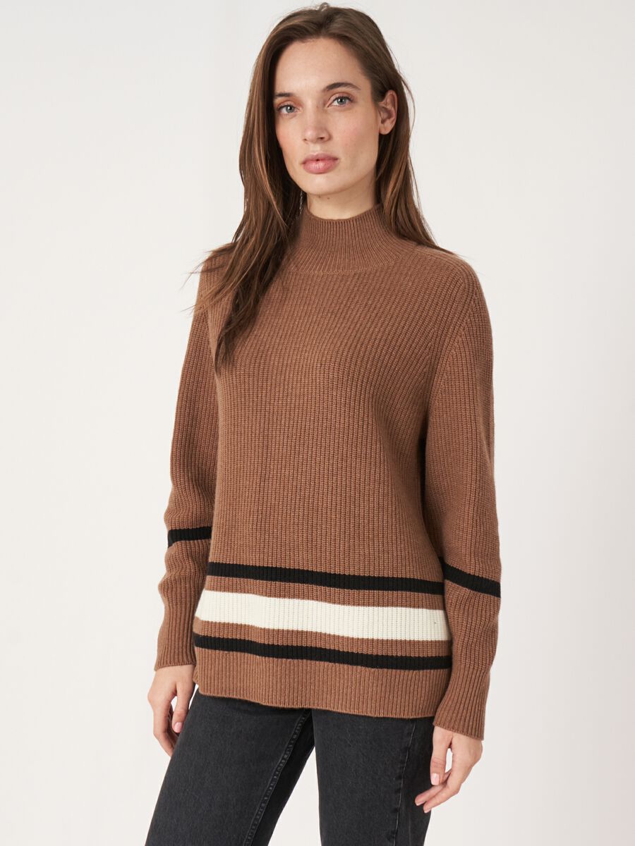 Cashmere sweater met hoge hals en gestreept detail image number 0