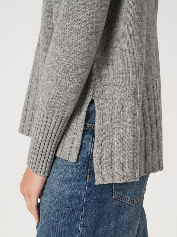 High neck cashmere blend sweater with cable knit detail and side slits image number 14