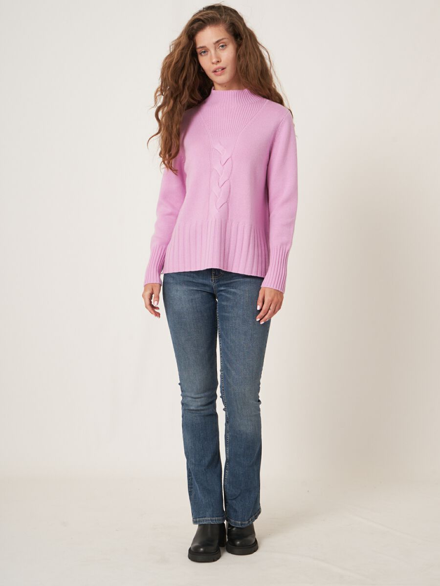 Stehkragen-Pullover aus Kaschmirmischung mit Zopfmusterdetail und Seitenschlitzen image number 31