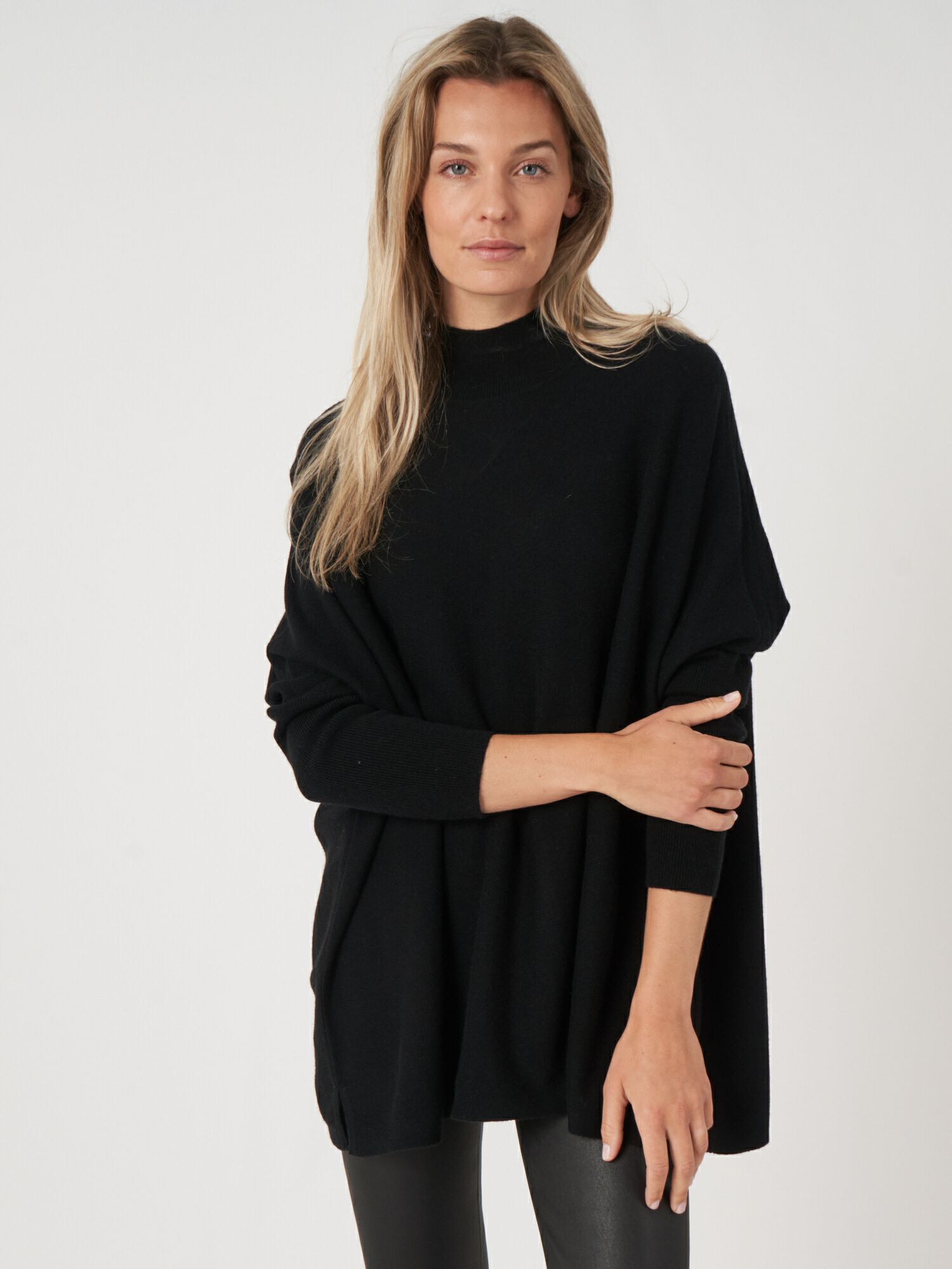 Oversized fijn gebreide poncho trui van cashmere-mix