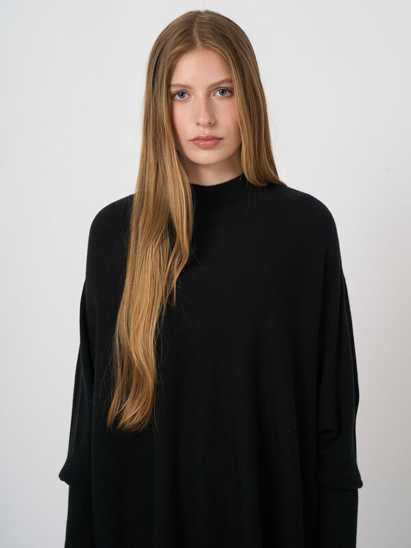 Oversized Organic Cashmere-Blend Sweater with Stand Collar image number 1