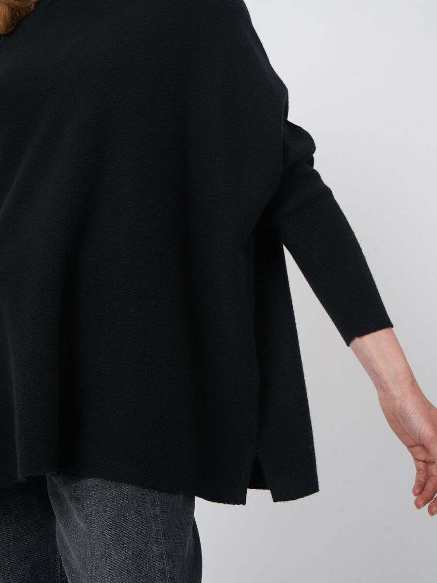 Oversized fine knit cashmere blend poncho sweater image number 4