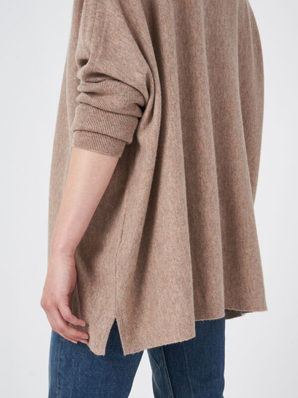 Poncho pull ample à col montan image number 3